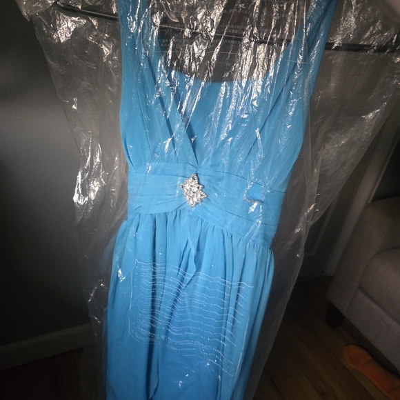 Charming Turquoise Kids Formal Dress with Brooch - Picture 3 of 4